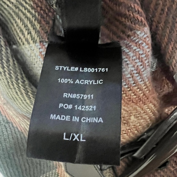 Womens Plaid fringe poncho - Picture 6 of 6